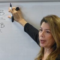 Em tese de doutorado, pesquisadora denuncia a farsa da crise da Previdência Social no Brasil forjada pelo governo com apoio da imprensa