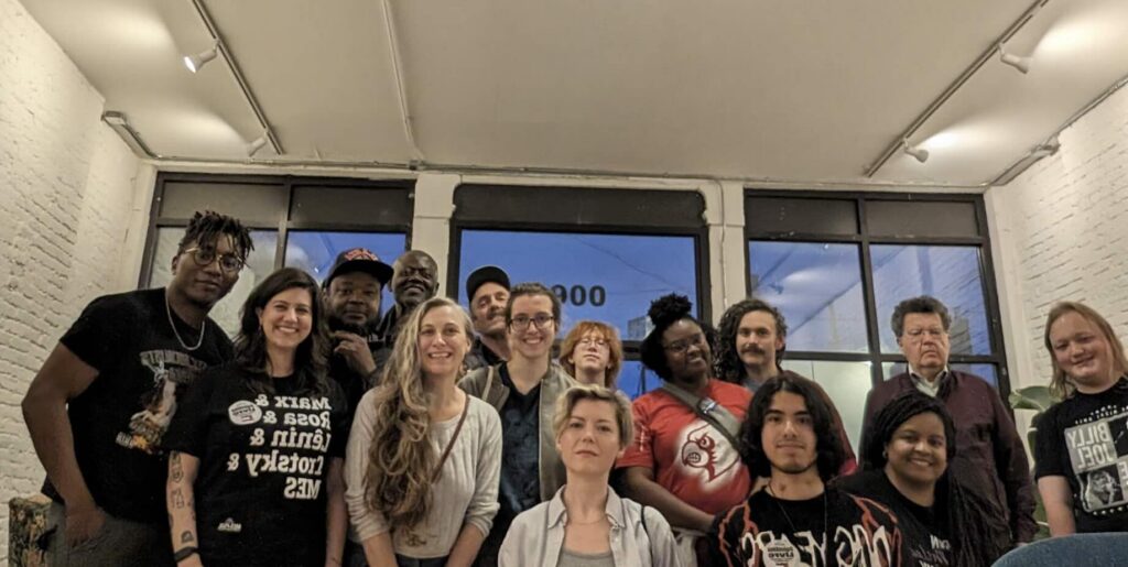 Mariana Riscali, diretora-executiva da FLCMF, participou de debate com lideranças do DSA em Louisville.