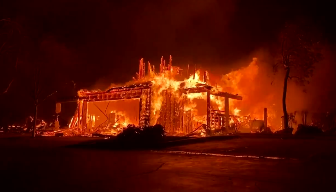 Nos EUA, incêndios devastam os arredores de Los Angeles em janeiro de 2025. Foto: RS/Fotos Públicas