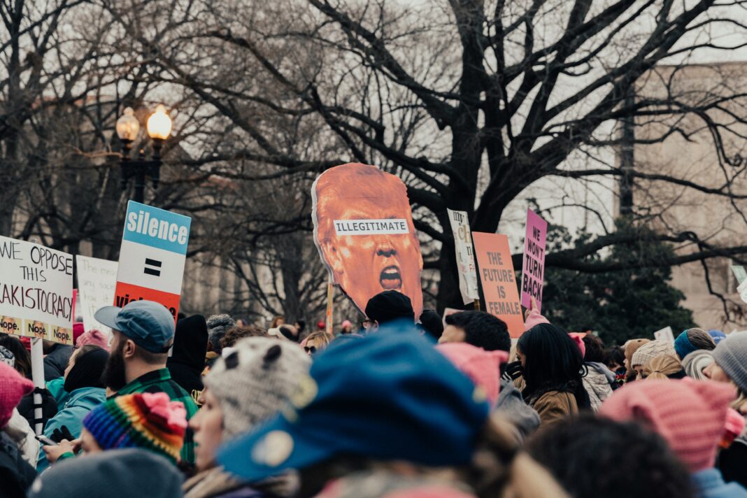 Protesto contra Donald Trump em Washington (EUA, 2017, Foto: Unsplash)